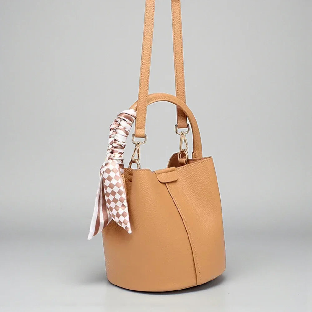 Sac seau en simili cuir souple