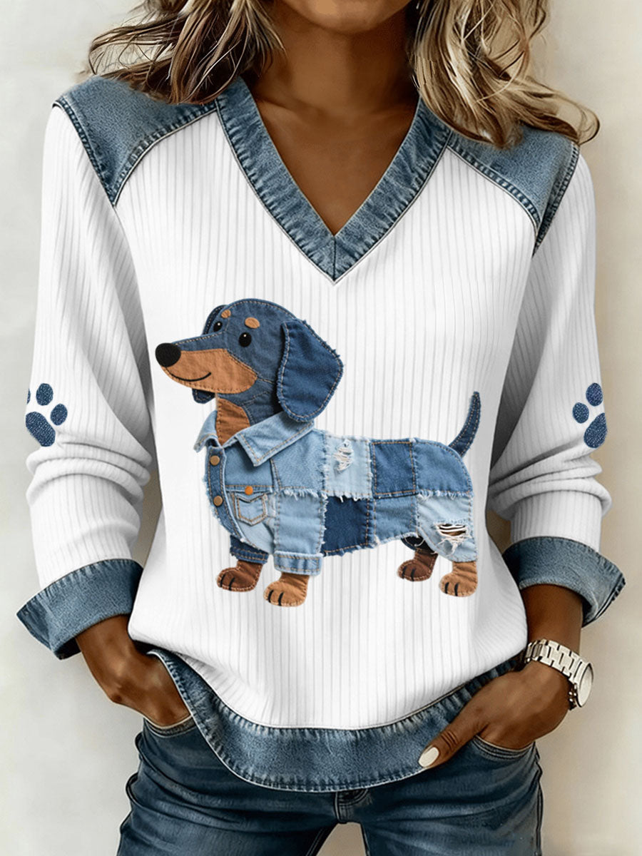 Avelyn™ | Pull charmant pour femme avec teckel en patchwork denim artistique et col en V