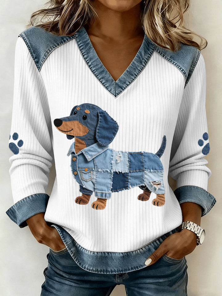 Avelyn™ | Pull charmant pour femme avec teckel en patchwork denim artistique et col en V